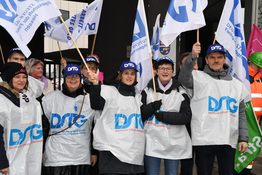 Demo vor Innenminsterium Wiesbaden